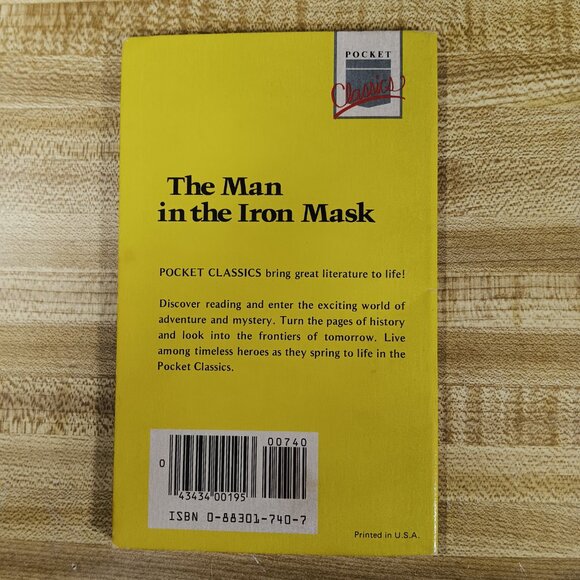 Man in the Iron Mask Dumas 1984 B&W Pocket Classics Comic Paperback Vintage 80s - Picture 2 of 7